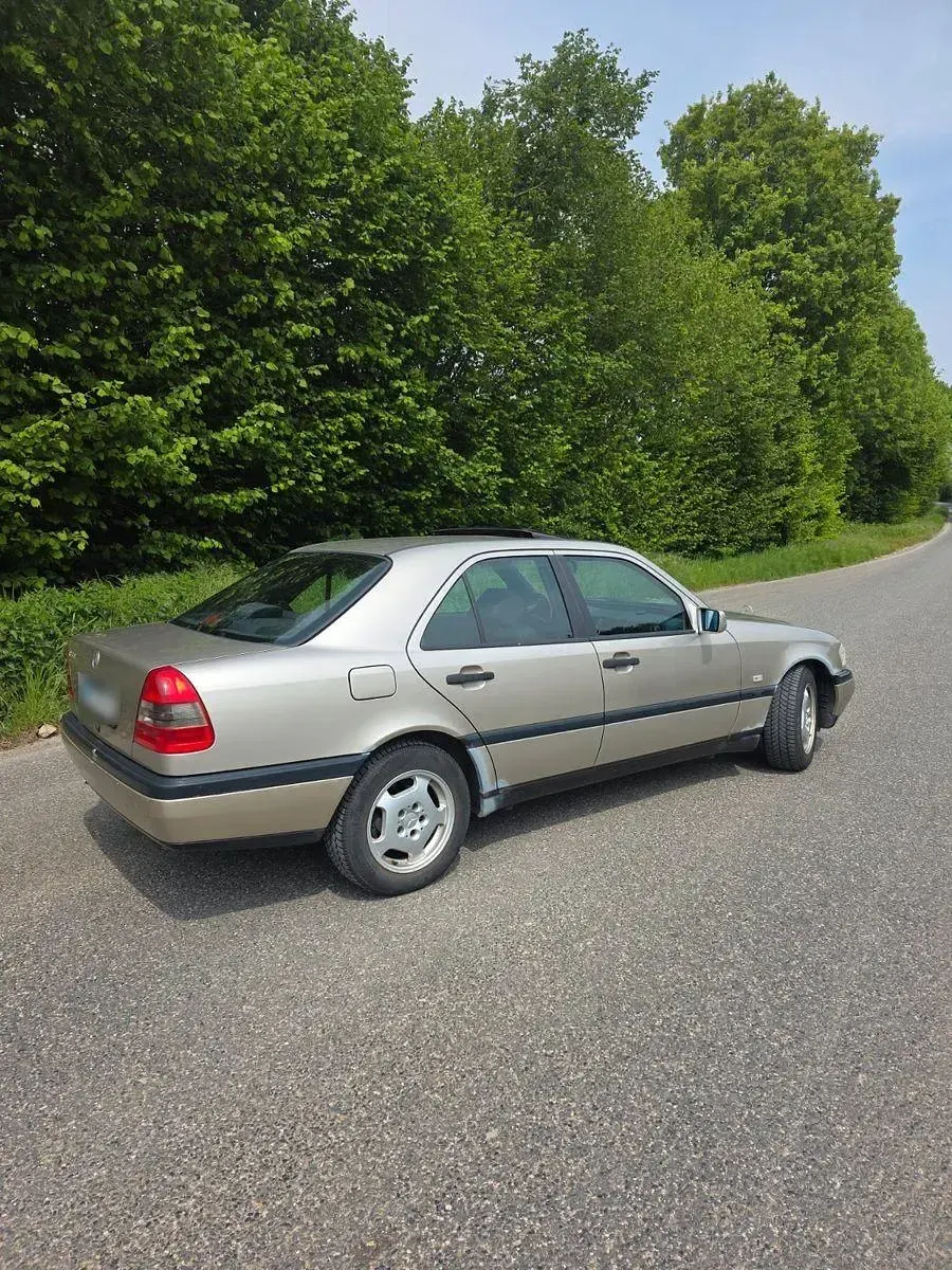 Gebraucht Mercedes C180 Classic 122 PS (89 kW) 1997 Schwarz Limousine