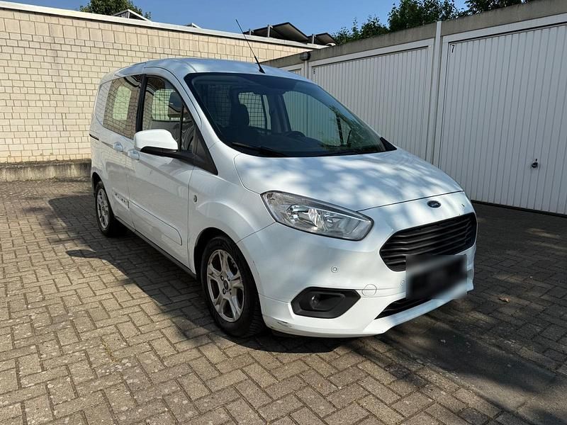 Gebraucht Ford Transit 101 PS (74 kW) 2019 Weiß Van / Kleinbus