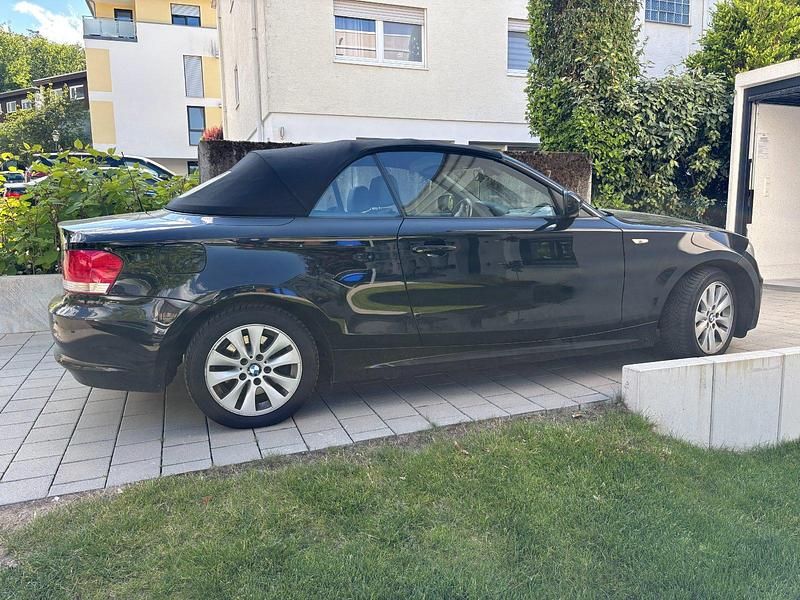 Gebraucht BMW 118 Cabriolet 143 PS (105 kW) 2010 Schwarz Cabrio
