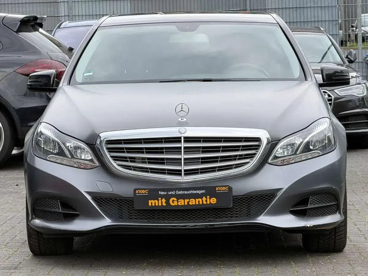 Gebraucht Mercedes E200 136 PS (100 kW) 2015 Hellelfenbein Limousine
