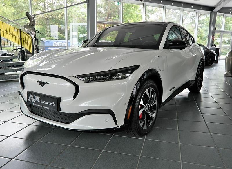 Weiß Gebraucht 2024 Ford Mustang Mach-E Premium SUV | 39.800 € (Superpreis) - Bild 1/4