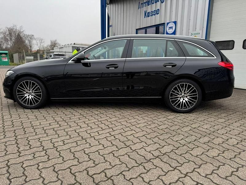 Gebraucht Mercedes C180 170 PS (125 kW) 2023 Schwarz Limousine