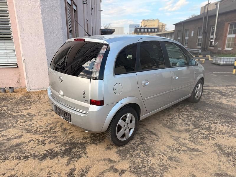 Second-hand Opel Meriva 105 CP (77 kW) 2007 Argintiu Monovolum