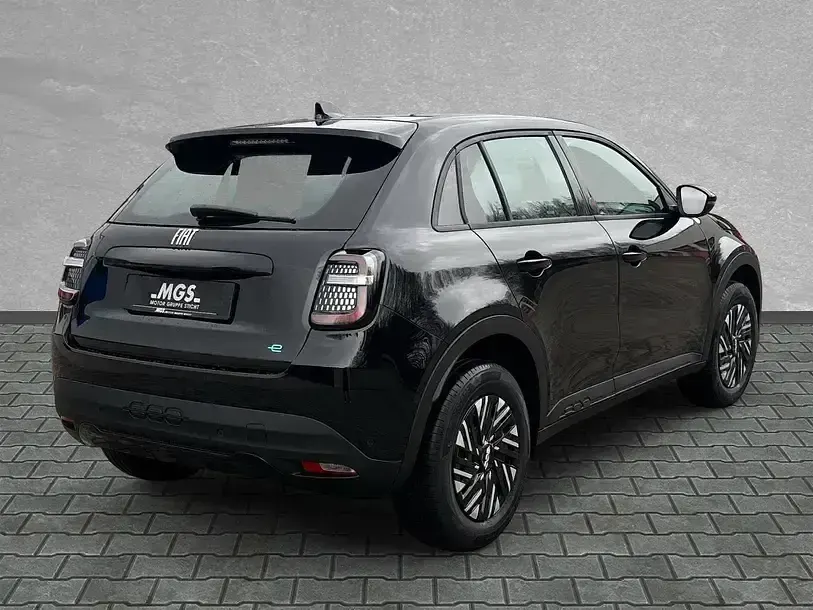 Gebraucht Fiat 600E Red 114 kW (156 PS) 2025 Schwarz SUV