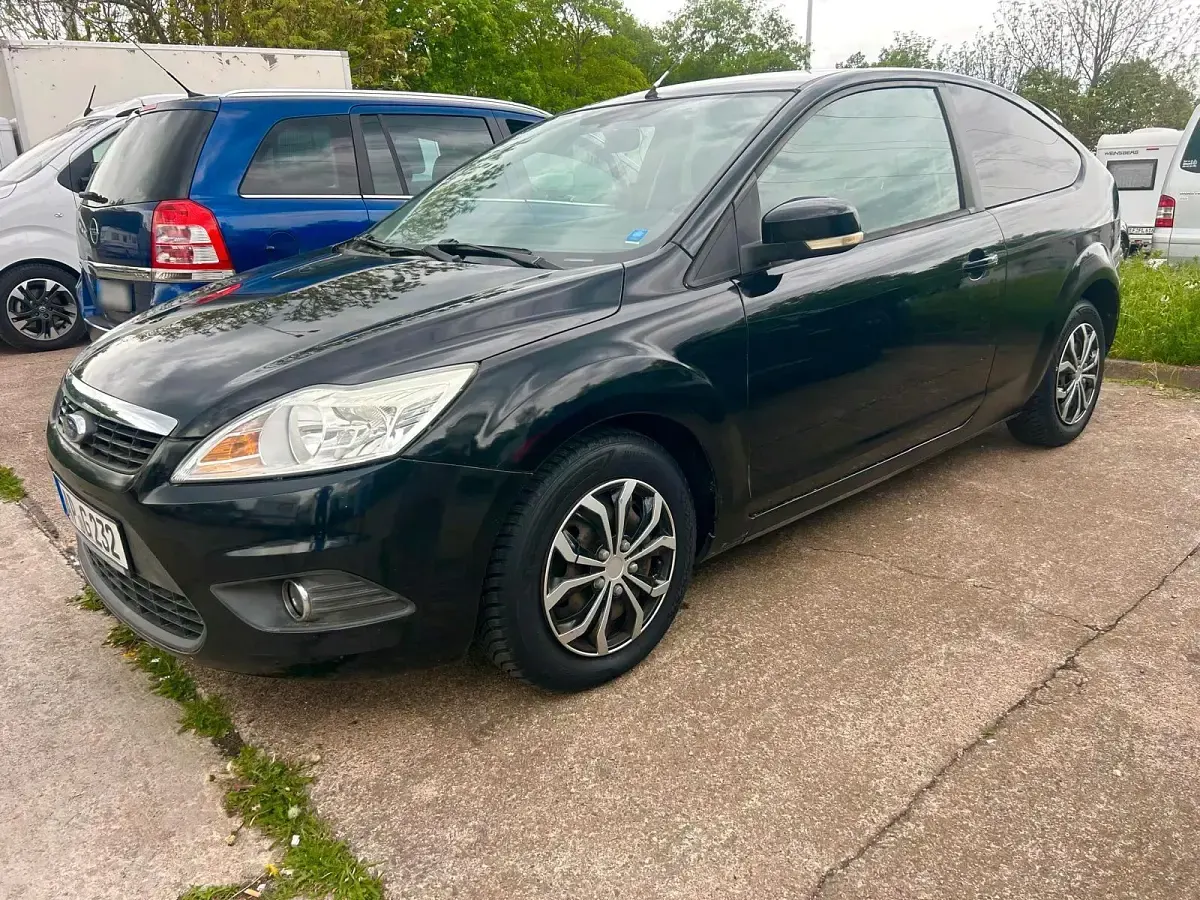 Brugt Ford Focus 101 HK (74 kW) 2010 Sort Hatchback