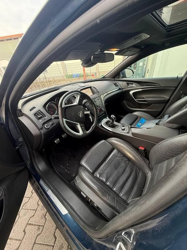 Gebraucht Opel Insignia 170 PS (125 kW) 2013 Blau Kombi