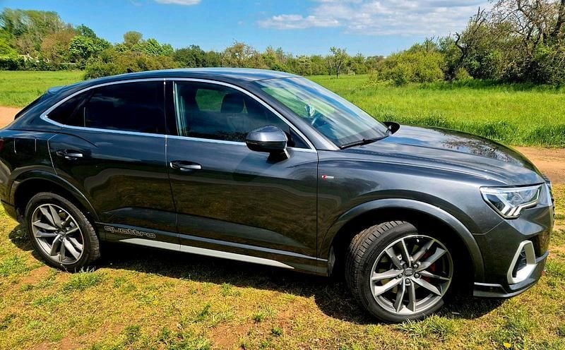 Grau Gebraucht 2019 Audi Q3 Sportback S-Line SUV | 36.100 € - Bild 1/4