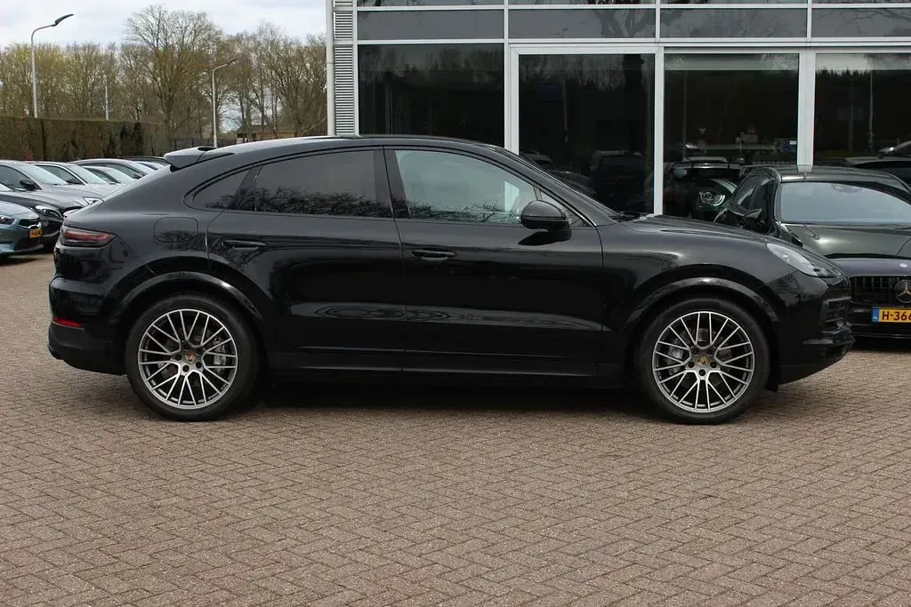 Gebraucht Porsche Cayenne Platinum Edition 462 PS (339 kW) 2023 Schwarz SUV