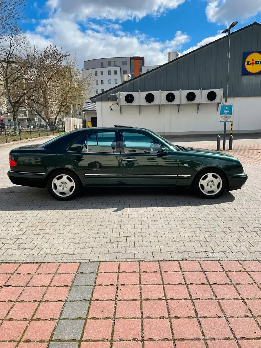 Gebraucht Mercedes E320 Avantgarde 224 PS (164 kW) 1994 Grün Limousine