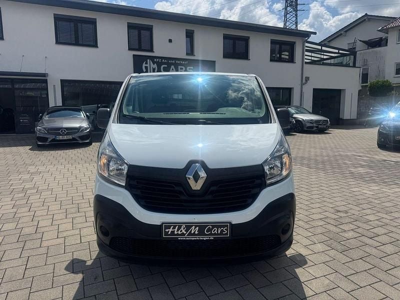 Gebraucht Renault Trafic 145 PS (106 kW) 2018 Weiß Van / Kleinbus