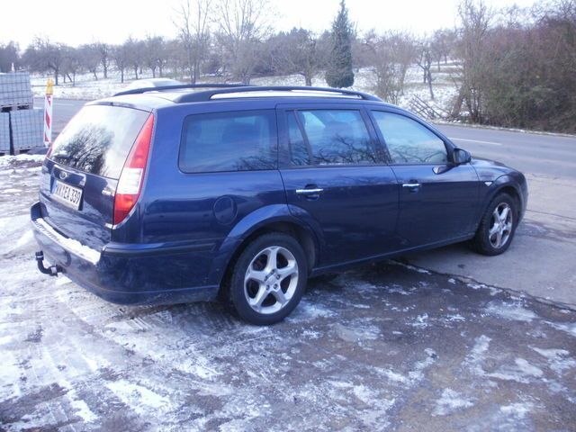Gebraucht Ford Mondeo Titanium 131 PS (96 kW) 2006 Blau metallic Kombi