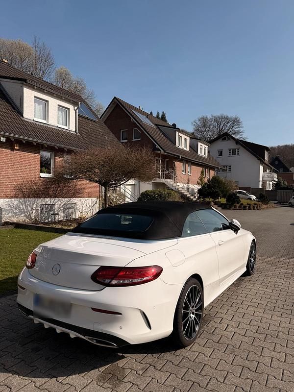 Gebraucht Mercedes C300 AMG line 245 PS (180 kW) 2017 Weiß Cabrio