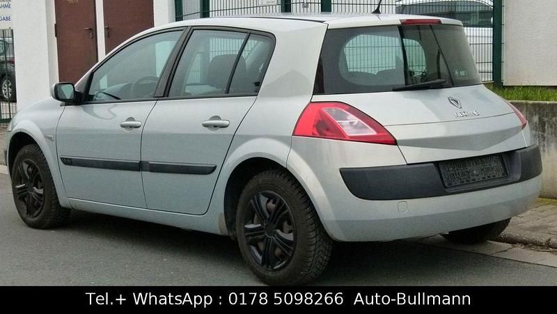 Gebraucht Renault Mégane II Dynamique 113 PS (83 kW) 2005 Grau Limousine