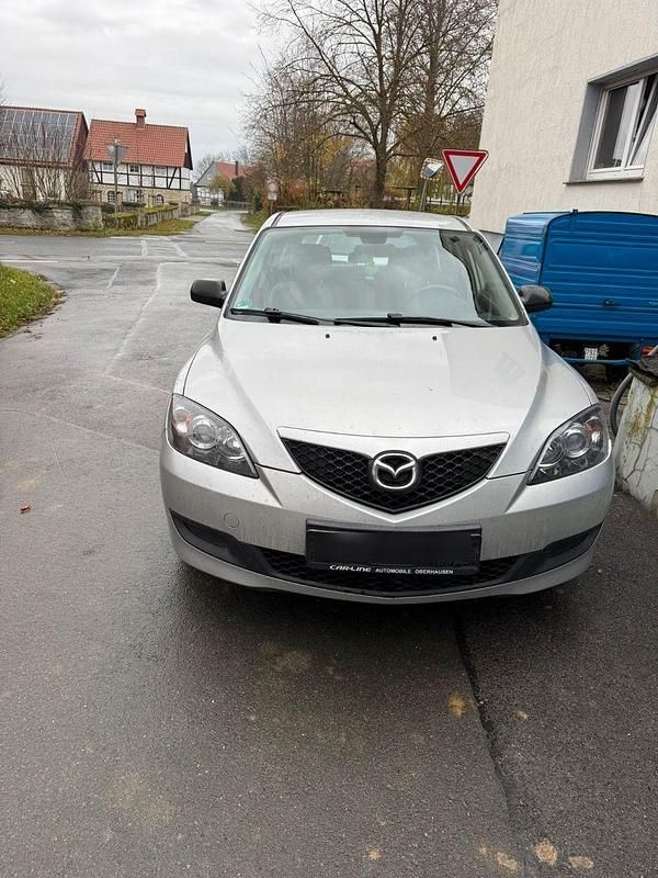 Silber Gebraucht 2006 Mazda 3 Comfort Limousine | 999 € (Superpreis) - Bild 1/4