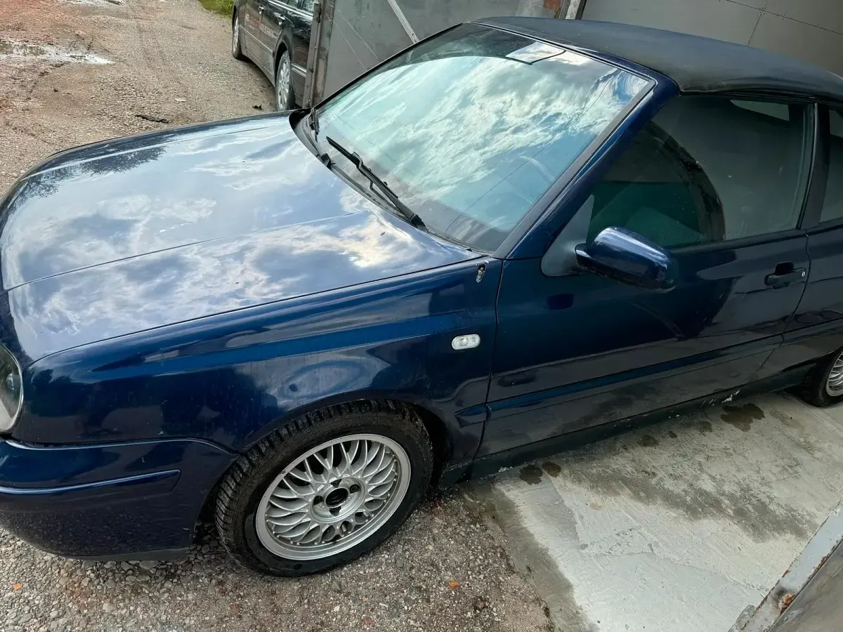 Gebraucht VW Golf 115 PS (84 kW) 2001 Blau Cabrio