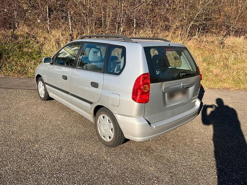 Gebraucht Mitsubishi Space Star 98 PS (72 kW) 2002 Silber Van / Kleinbus