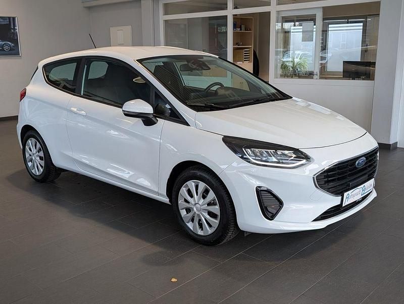 Weiß Gebraucht 2022 Ford Fiesta Limousine | 11.950 € (Fairer Preis) - Bild 1/4