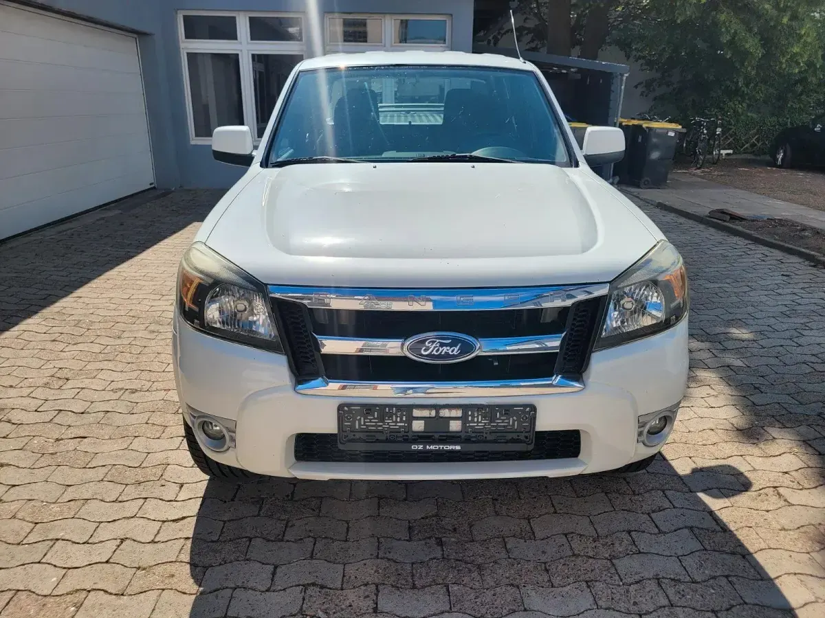 Gebraucht Ford Ranger XLT 143 PS (105 kW) 2011 Alaskaweiß Pickup