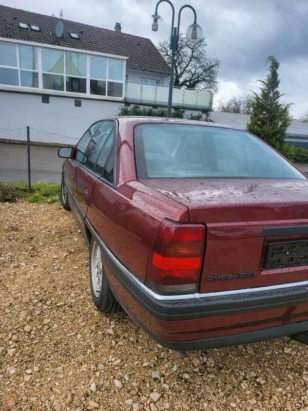 Gebraucht Opel Omega 116 PS (85 kW) 1992 Rot Limousine