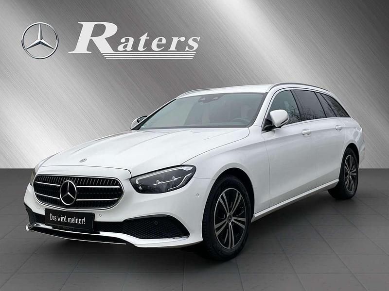 Polarweiss unilack Gebraucht 2023 Mercedes E220 Kombi | 43.900 € (Teuer) - Bild 1/4