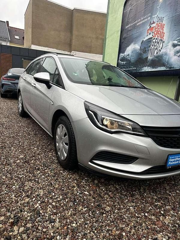 Gebraucht Opel Astra Selection 101 PS (74 kW) 2017 Grau Kombi