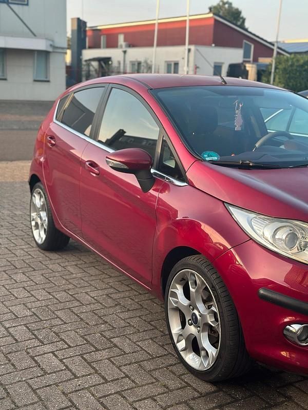 Violet Gebraucht 2009 Ford Fiesta Kleinwagen | 3.250 € (Fairer Preis) - Bild 1/4