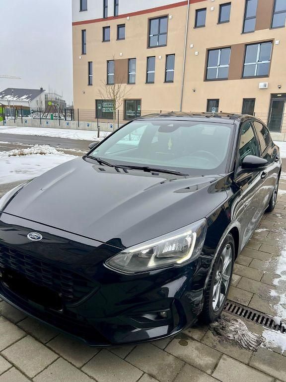 Gebraucht Ford Focus ST-Line 125 PS (91 kW) 2018 Schwarz Limousine