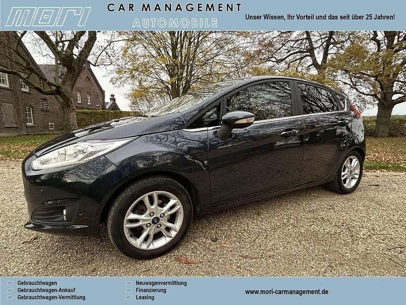 Blau Gebraucht 2017 Ford Fiesta Titanium Kleinwagen | 9.690 € (Fairer Preis) - Bild 1/3