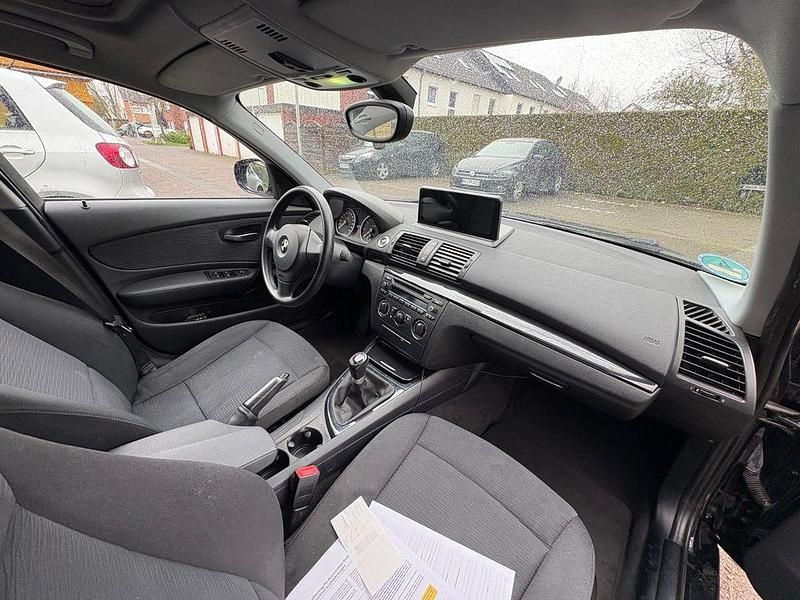 Gebraucht BMW 116 122 PS (89 kW) 2010 Schwarz Kleinwagen