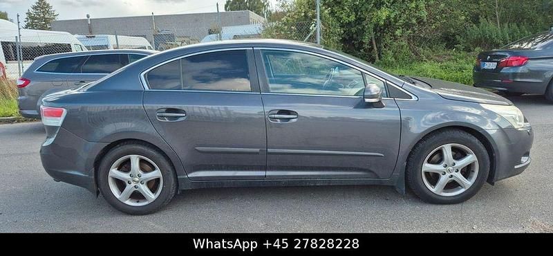 Gebraucht Toyota Avensis Basis 126 PS (92 kW) 2009 Grau Limousine