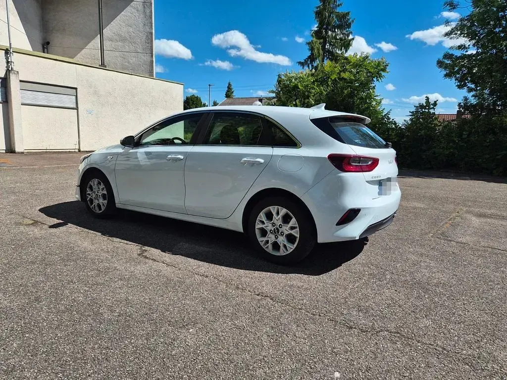 Gebraucht Kia Ceed Vision 160 PS (117 kW) 2021 Weiß Kleinwagen