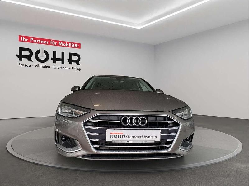 Gebraucht Audi A4 Advanced 150 PS (110 kW) 2022 Terragrau metallic Kombi