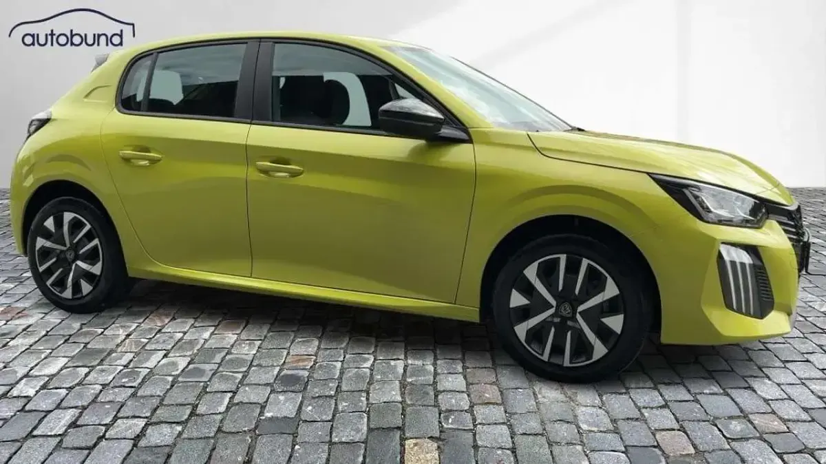 Neu Peugeot 208 Style 101 PS (74 kW) 2026 Gelb Kleinwagen
