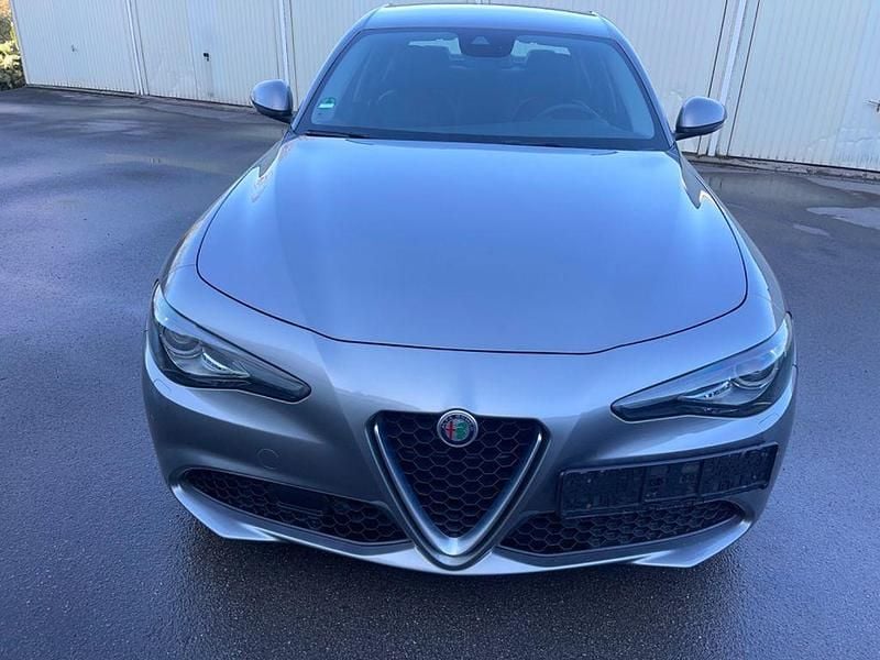 Gebraucht Alfa Romeo Giulia Super 179 PS (131 kW) 2016 Grau Limousine