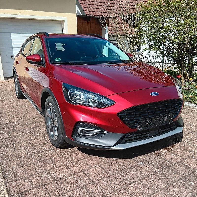 Gebraucht Ford Focus Active 125 PS (91 kW) 2019 Rot Limousine