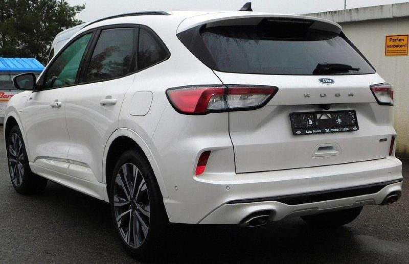 Gebraucht Ford Kuga ST-Line X 152 PS (111 kW) 2022 Weiß SUV