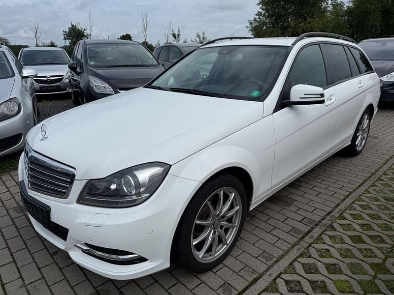 Weiß Gebraucht 2012 Mercedes C180 Kombi | 6.500 € (Guter Preis) - Bild 1/4
