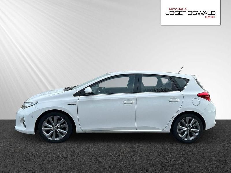 Gebraucht Toyota Auris Hybrid Edition 136 PS (100 kW) 2013 Weiß Limousine