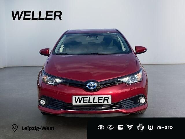 Gebraucht Toyota Auris Hybrid Team 136 PS (100 kW) 2018 Rot Limousine