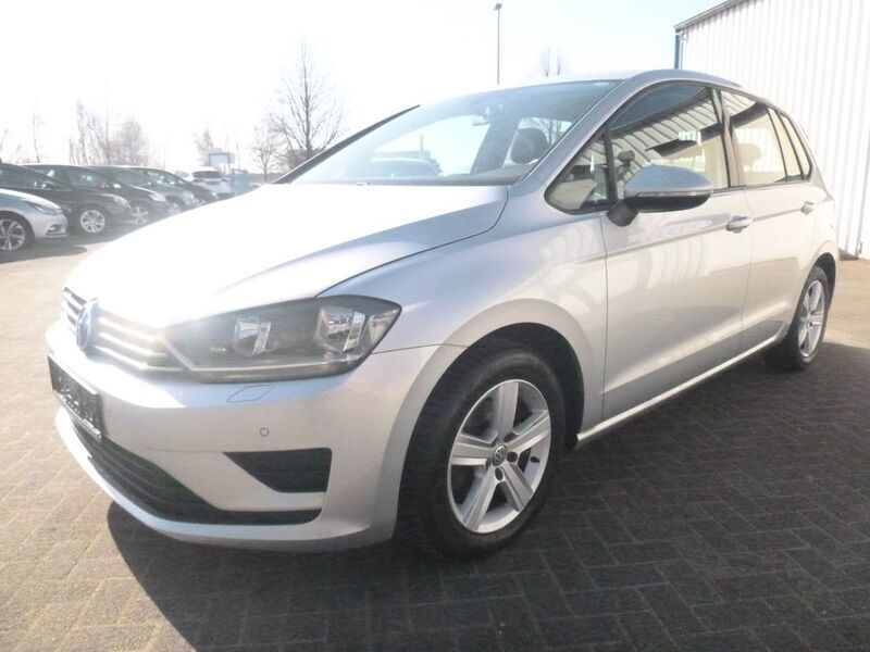 Silber Gebraucht 2015 VW Golf Sportsvan Comfortline Van / Kleinbus | 11.899 € (Fairer Preis) - Bild 1/4