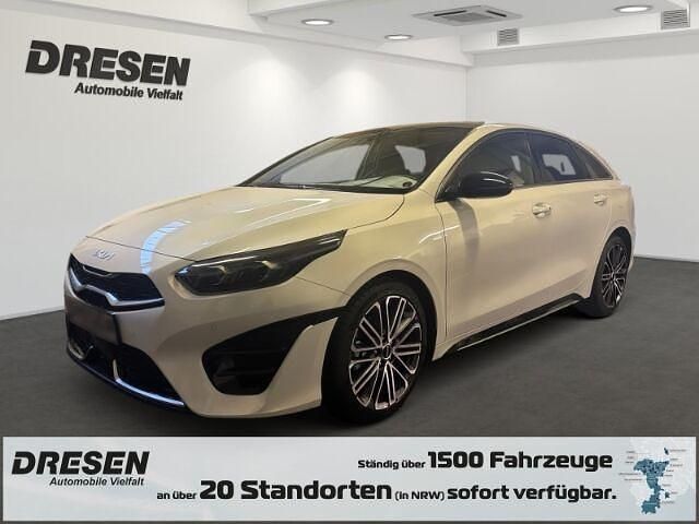 Gebraucht Kia ProCeed GT-Line 140 PS (102 kW) 2024 Hw2) deluxe white m (weiss Kleinwagen