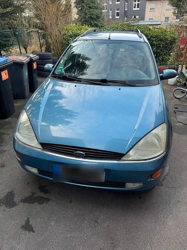 Gebraucht Ford Focus 116 PS (85 kW) 2001 Blau Kombi