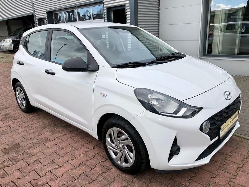 Gebraucht Hyundai i10 67 PS (49 kW) 2021 Weiß Kleinwagen