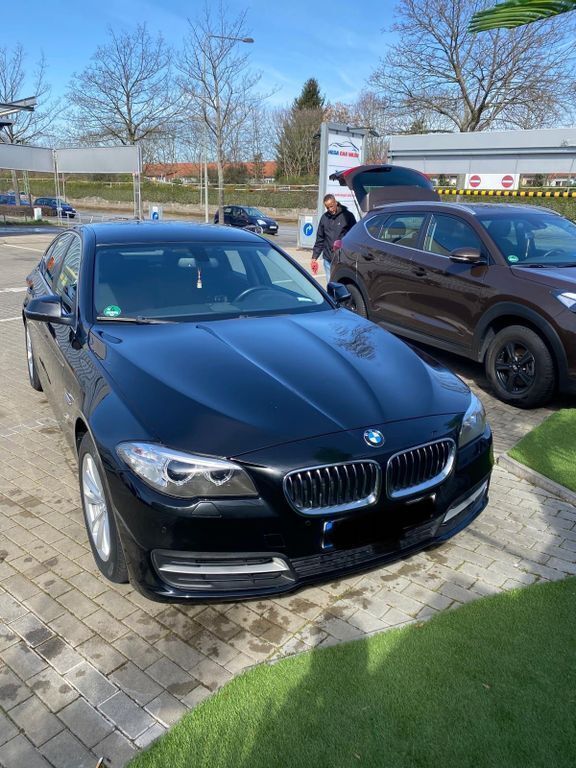 Schwarz Gebraucht 2015 BMW 520 Limousine | 12.500 € (Guter Preis) - Bild 1/4