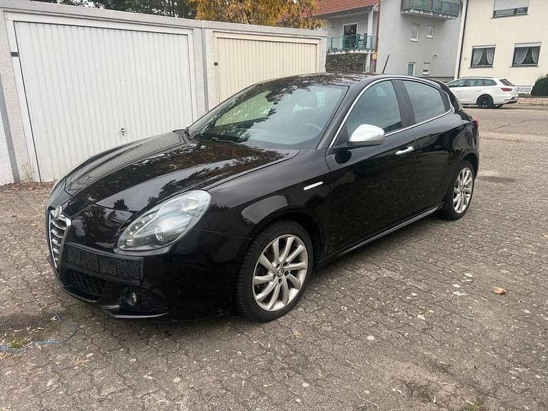 Violet Gebraucht 2012 Alfa Romeo Giulietta Kleinwagen | 3.650 € (Superpreis) - Bild 1/4