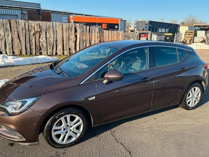 Braun Gebraucht 2015 Opel Astra Dynamic Limousine | 9.500 € (Guter Preis) - Bild 1/4