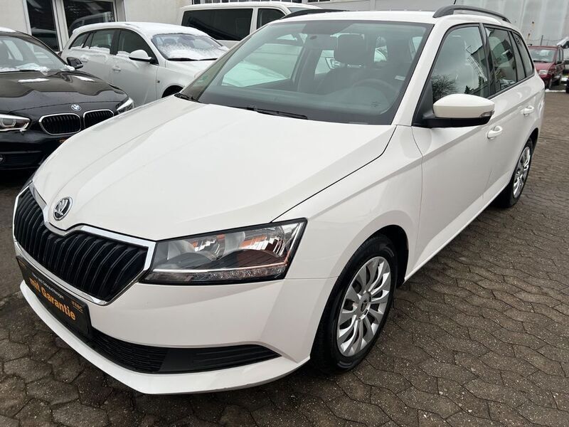 Weiß Gebraucht 2021 Skoda Fabia Ambition Kleinwagen | 7.300 € - Bild 1/4