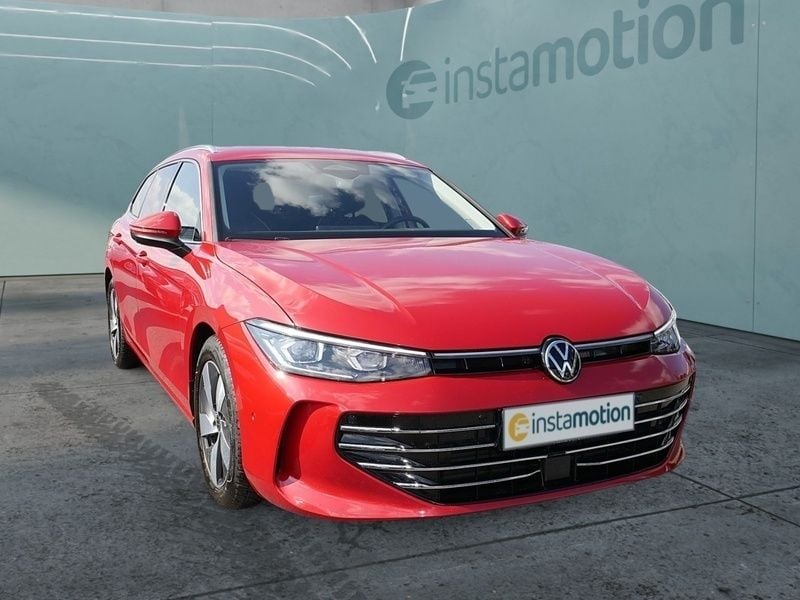 Rot Gebraucht 2024 VW Passat Kombi | 35.180 € (Superpreis) - Bild 1/4