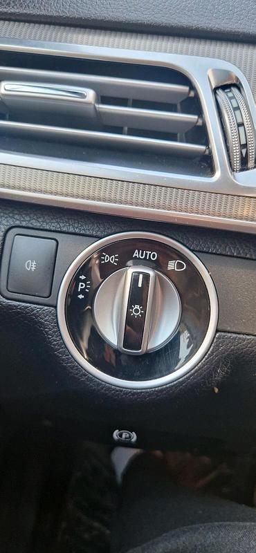 Gebraucht Mercedes E350 258 PS (189 kW) 2016 Blau Limousine