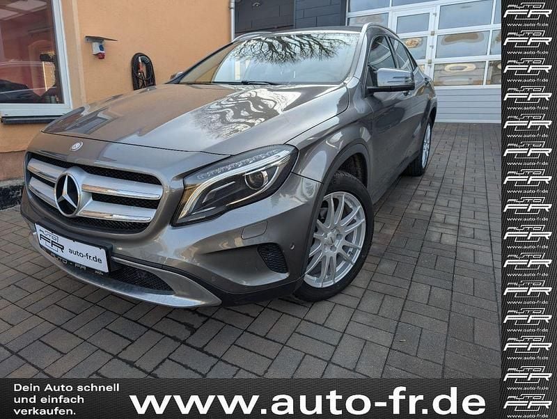 Gebraucht Mercedes GLA200 156 PS (114 kW) 2016 Grau SUV